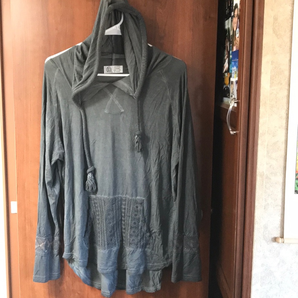 Hooded long sleeve